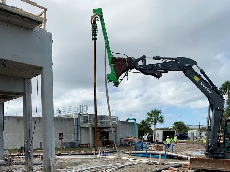 a DB10 wellpoint drilling rig in action